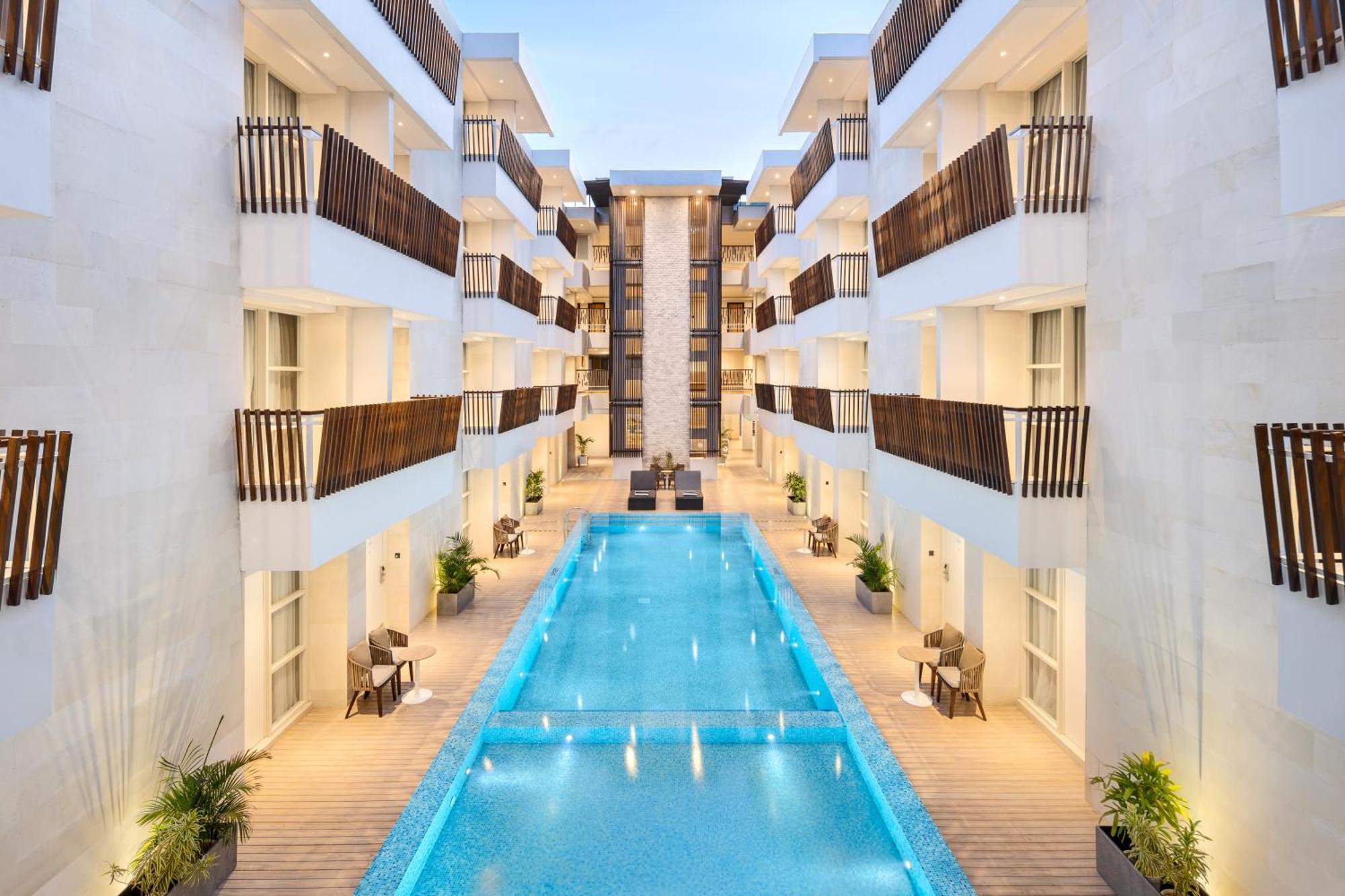 Holiday Inn Express Bali Sunset Road By Ihg Kuta Lombok Exterior foto