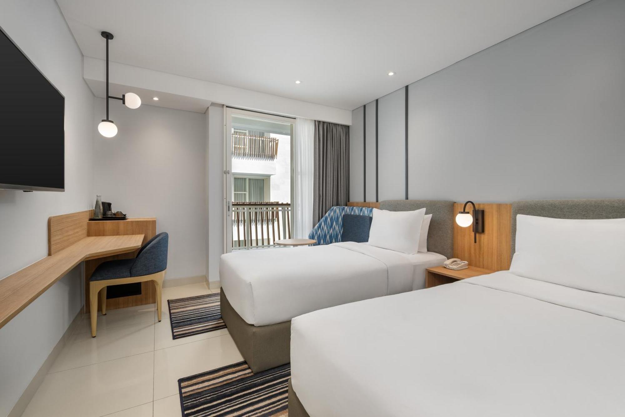Holiday Inn Express Bali Sunset Road By Ihg Kuta Lombok Exterior foto