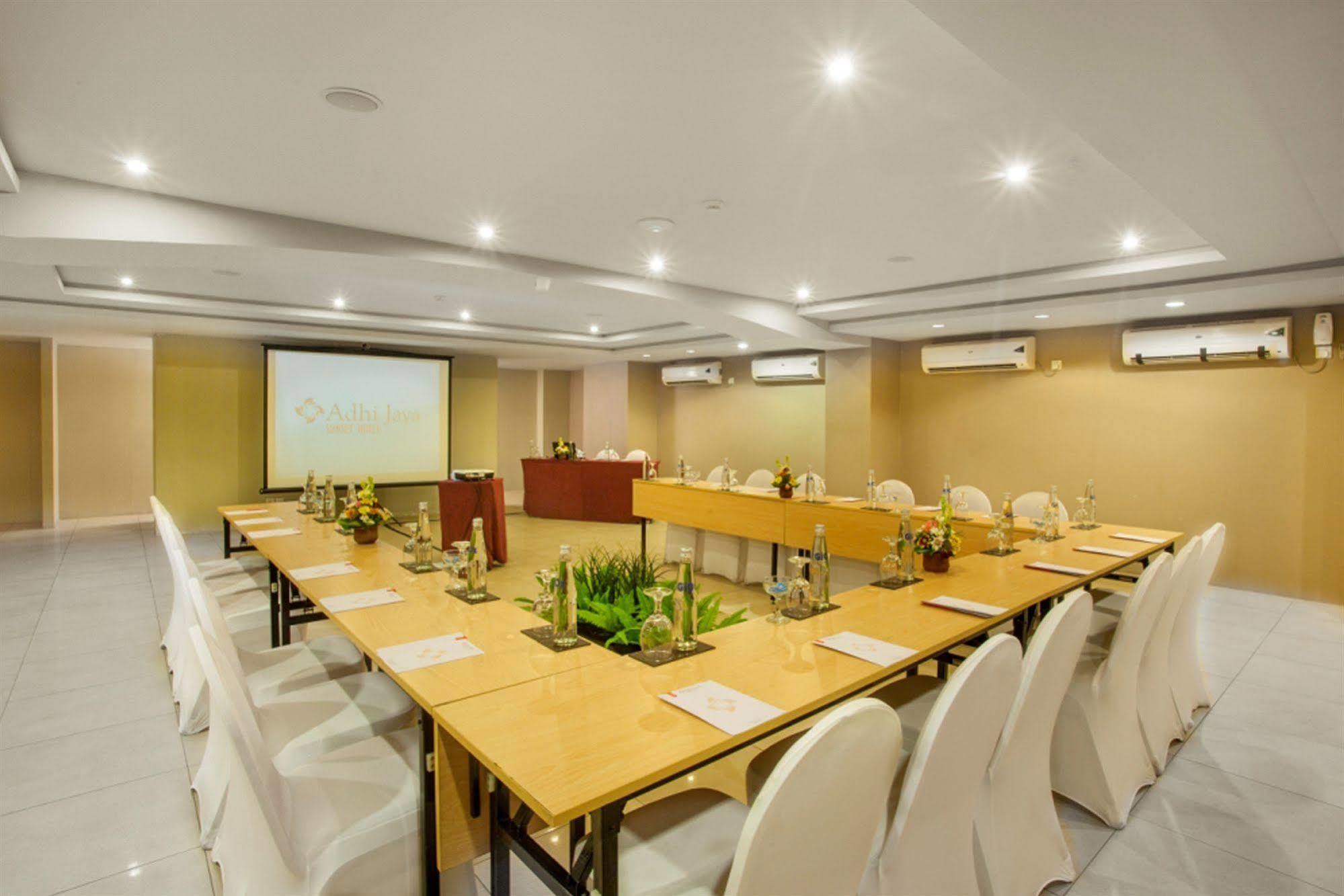 Holiday Inn Express Bali Sunset Road By Ihg Kuta Lombok Exterior foto
